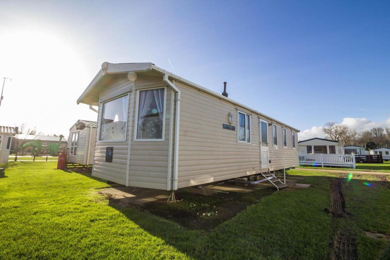 Lovely Caravan With Wifi At Broadland Sands In Suffolk Ref 20035Bs 호텔 Hopton on Sea 외부 사진